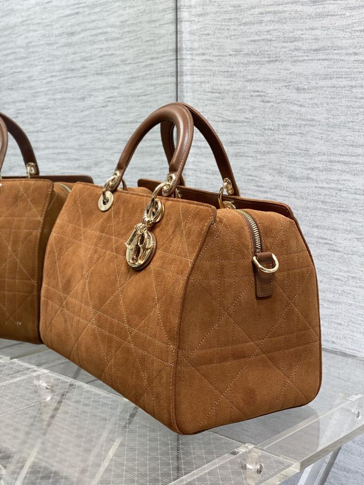 شنطة DIOR