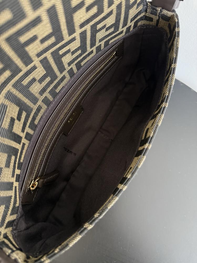 FENDI Baguette Bag
