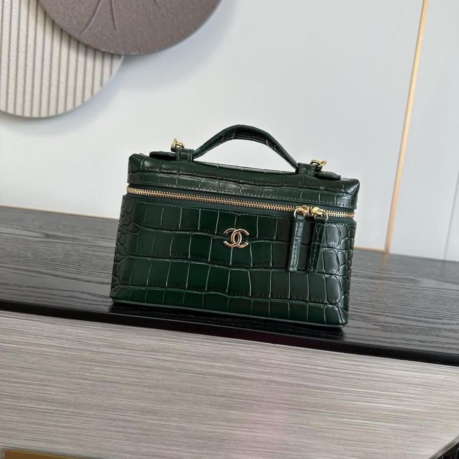 CHANEL Vanity with Chain