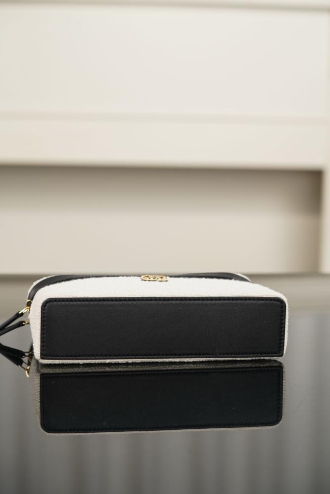 CHANEL Vanity with Chain