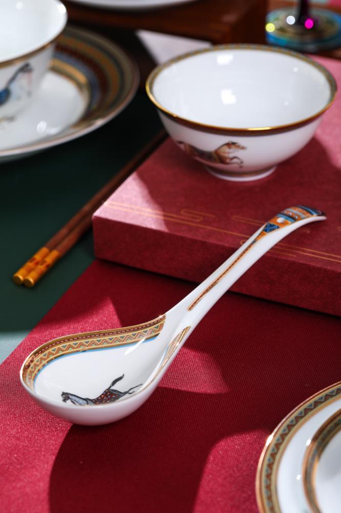 طقم سفرة فاخر 58 قطعة HERMES Cheval d'Orient