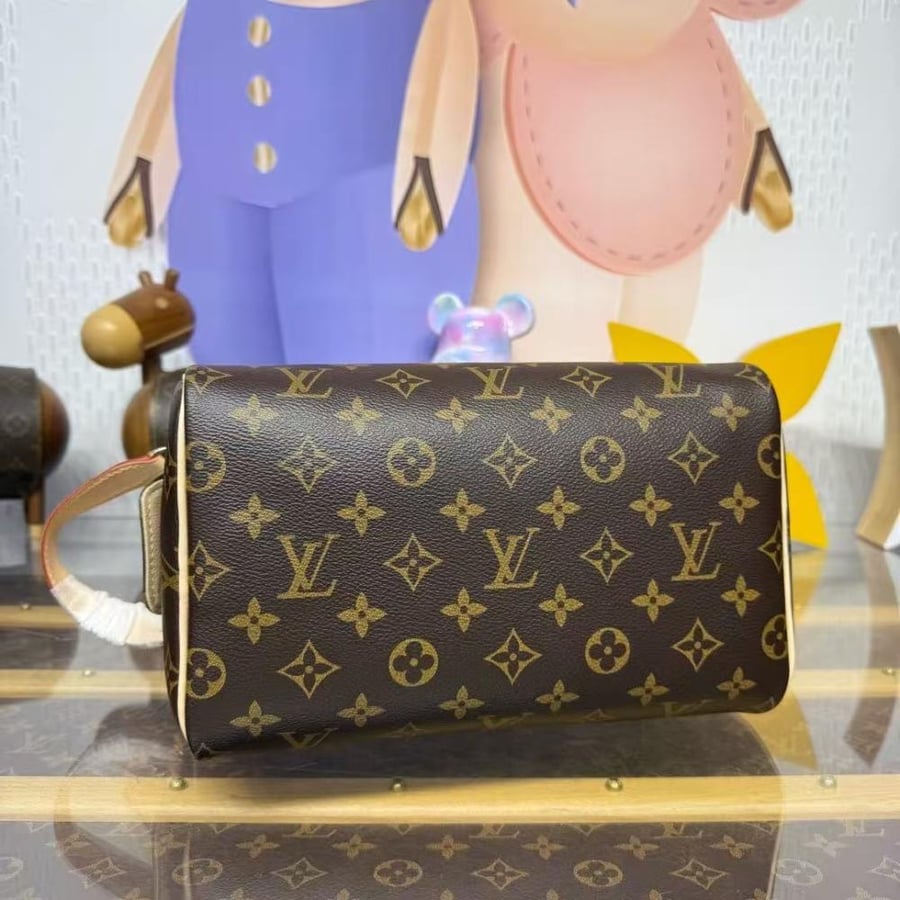 Dopp LV Bag