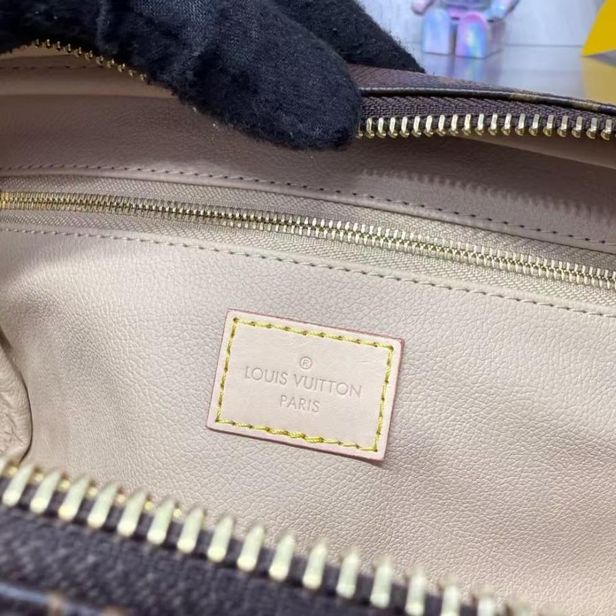 Dopp LV Bag