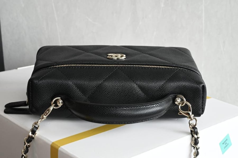 Classic Vanity with Chain