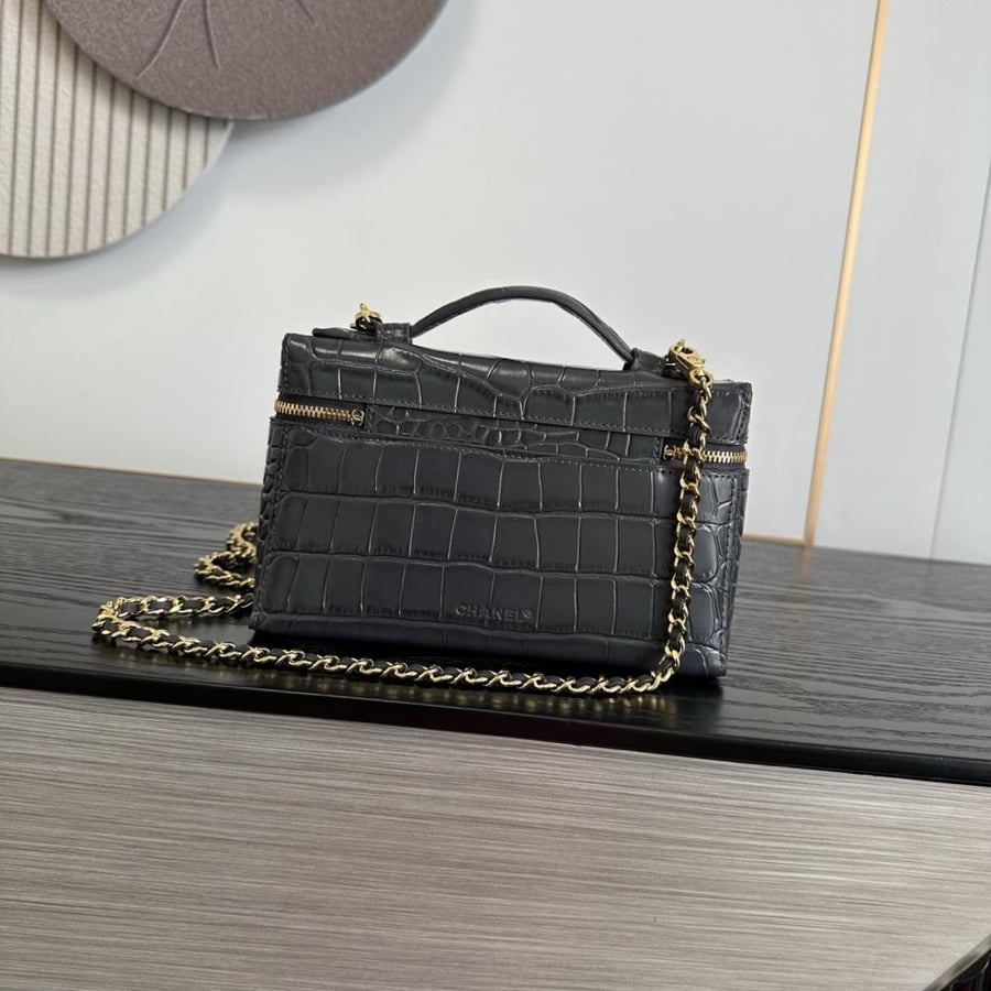 CHANEL Vanity with Chain