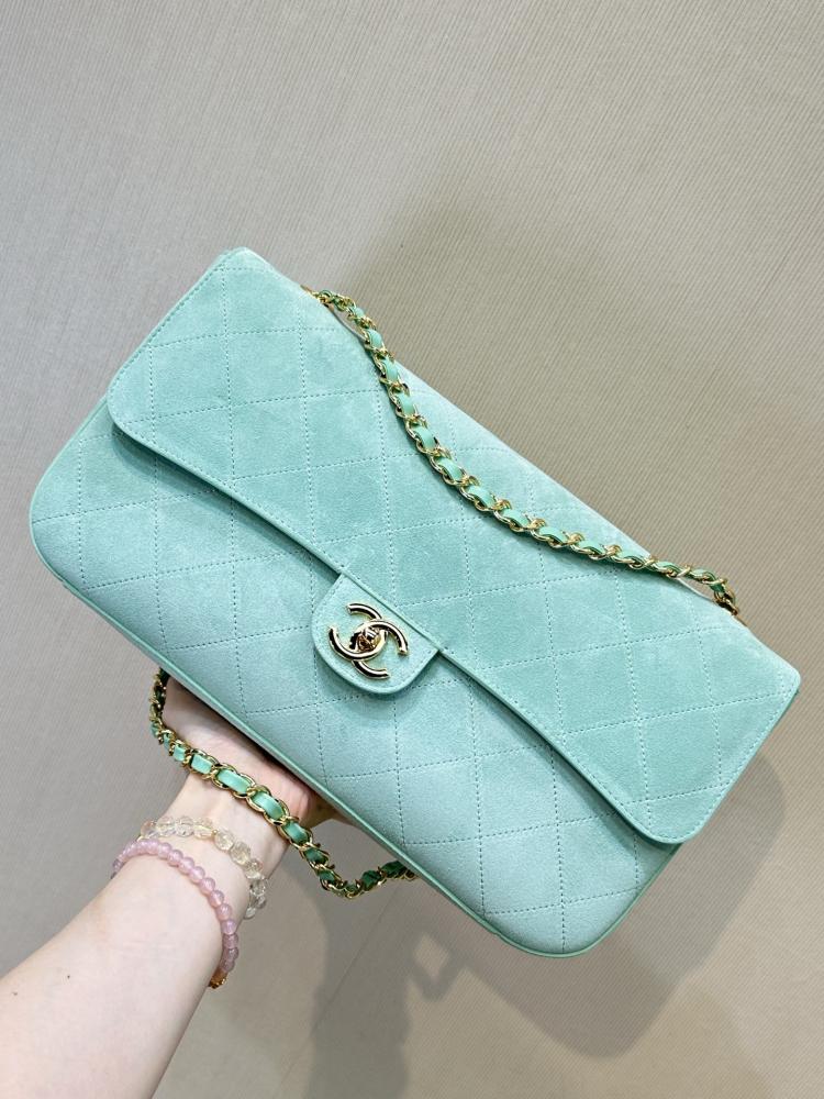 Chanel Maxi Flapbag 32CM