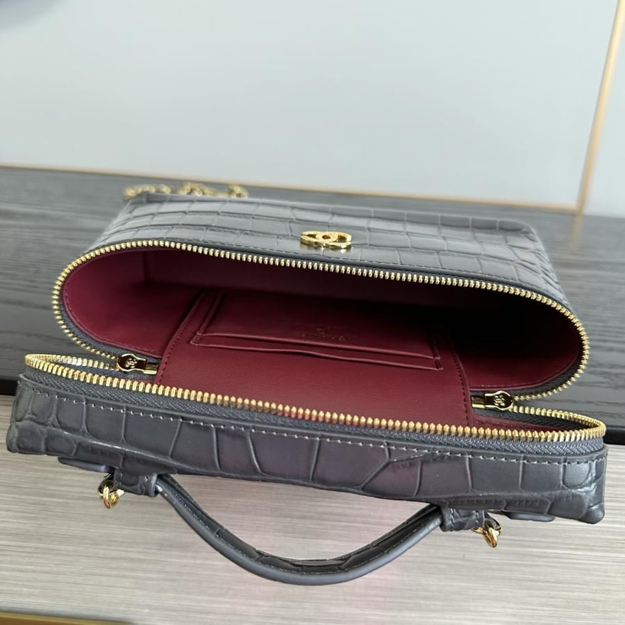CHANEL Vanity with Chain