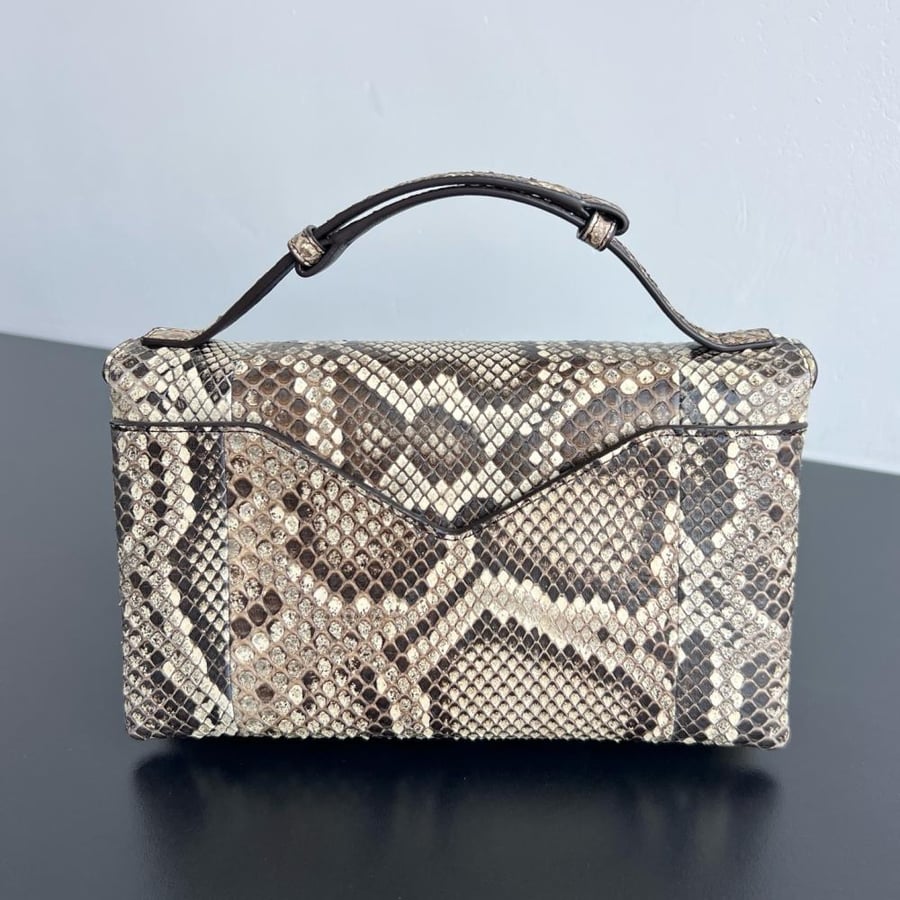 Bottega Knot Lock