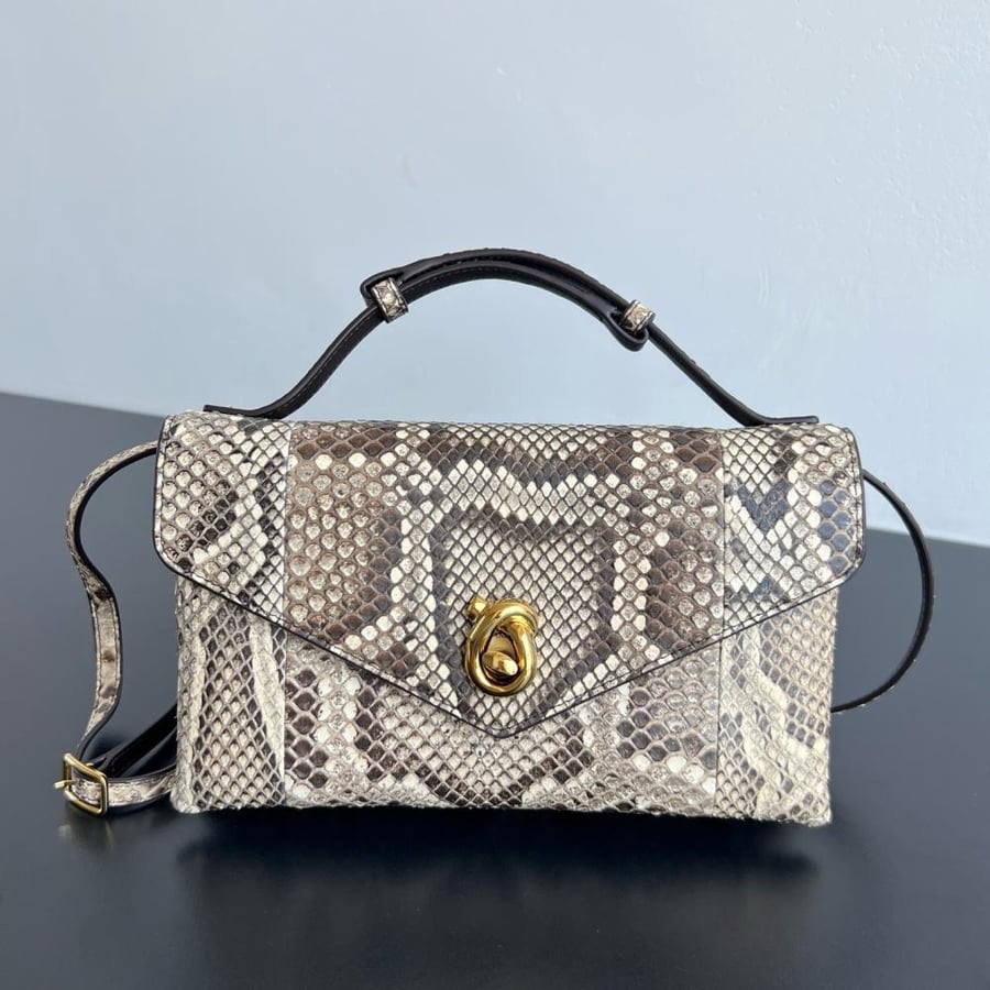 Bottega Knot Lock