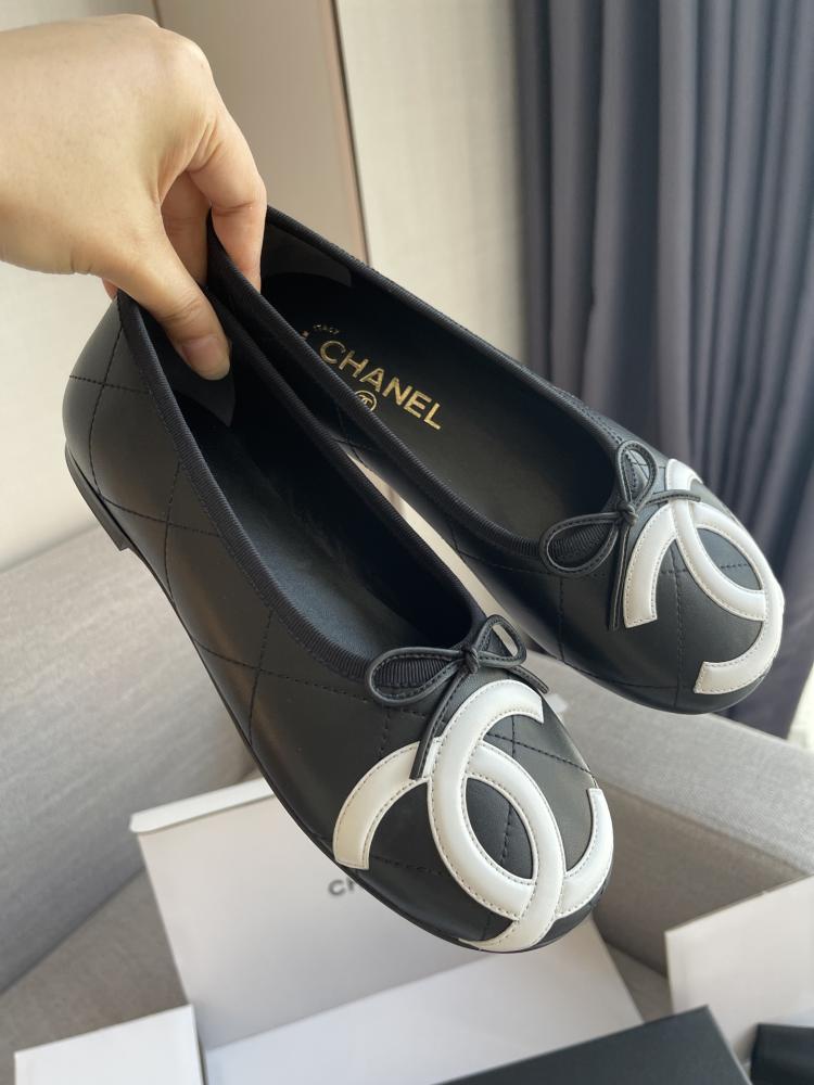CHANEL Ballet flats Lambskin