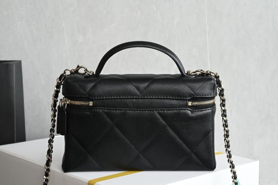 Classic Vanity with Chain