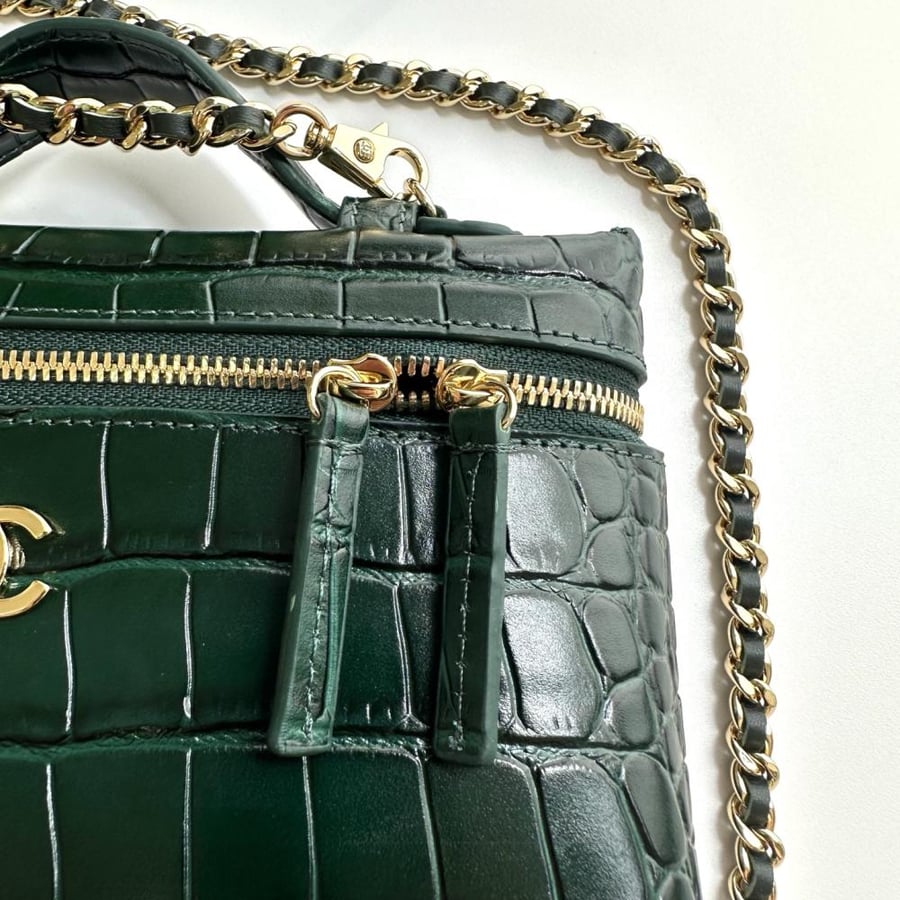 CHANEL Vanity with Chain