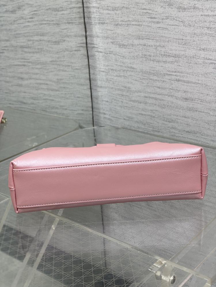 شنطة DIOR