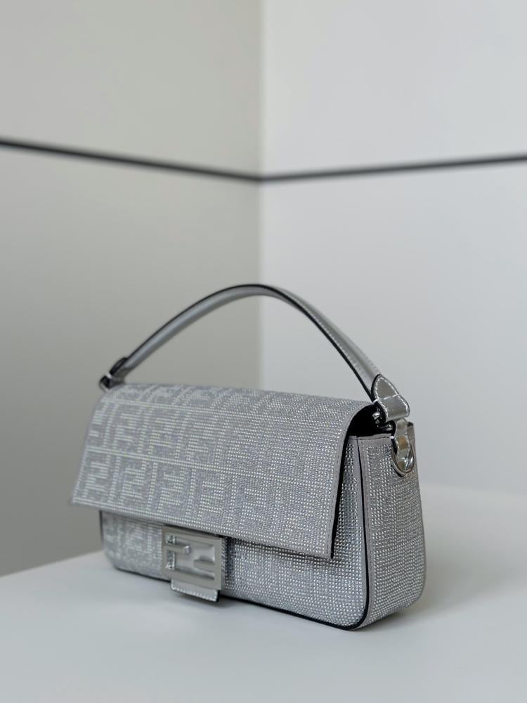 FENDI Medium Baguette Bag