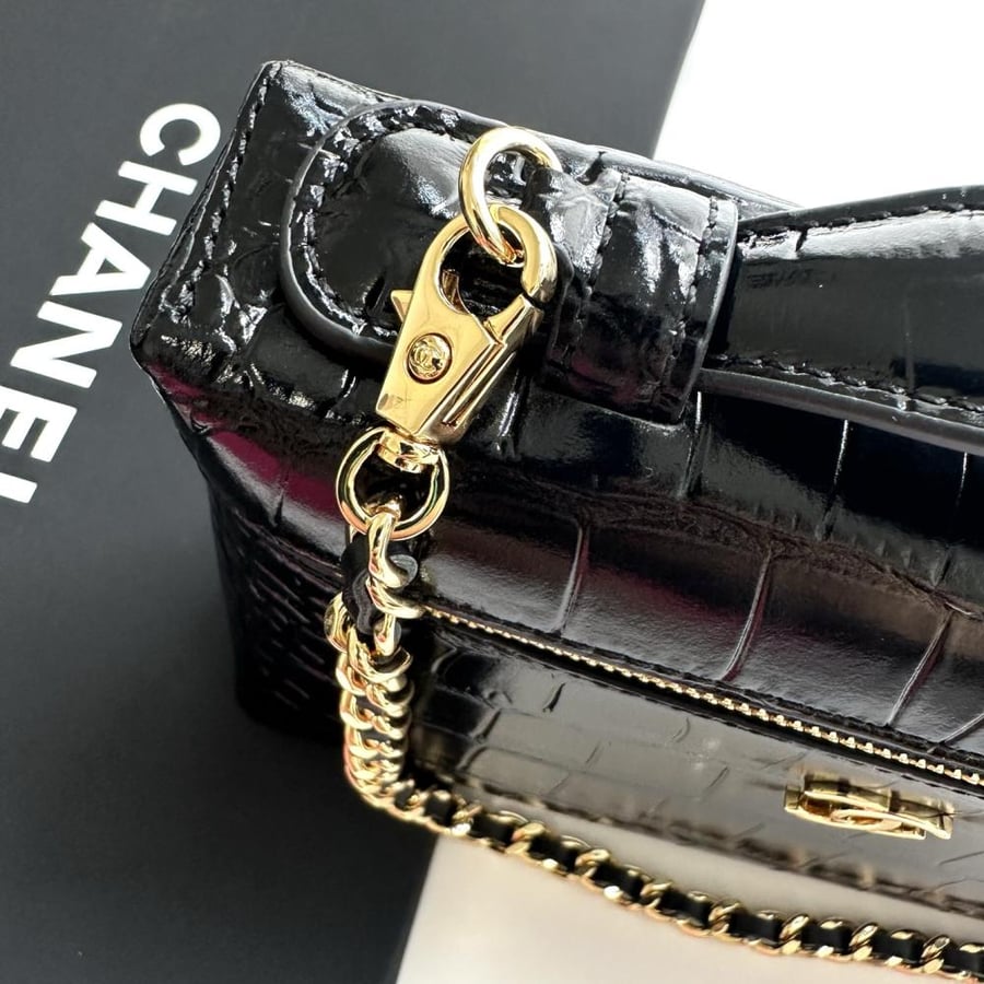 CHANEL Vanity with Chain