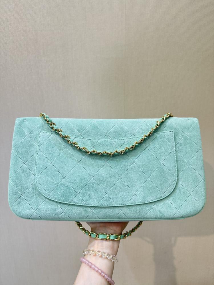 Chanel Maxi Flapbag 32CM