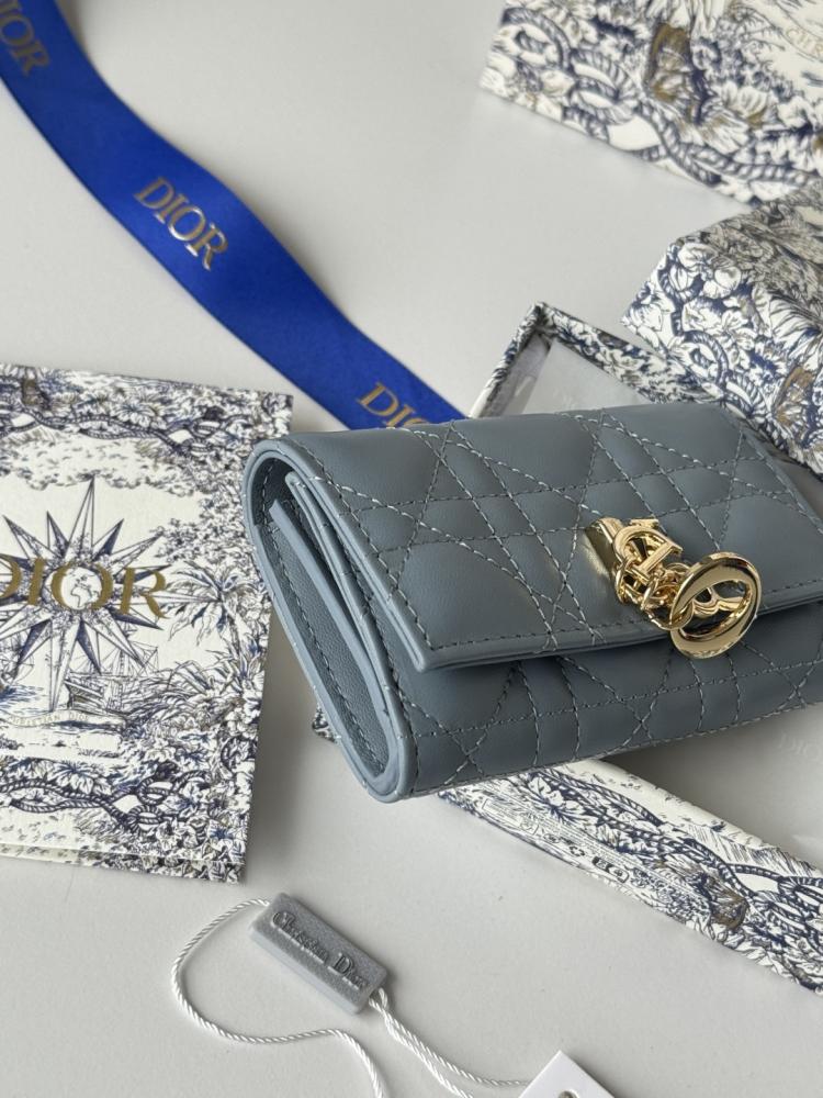 Dior wallet