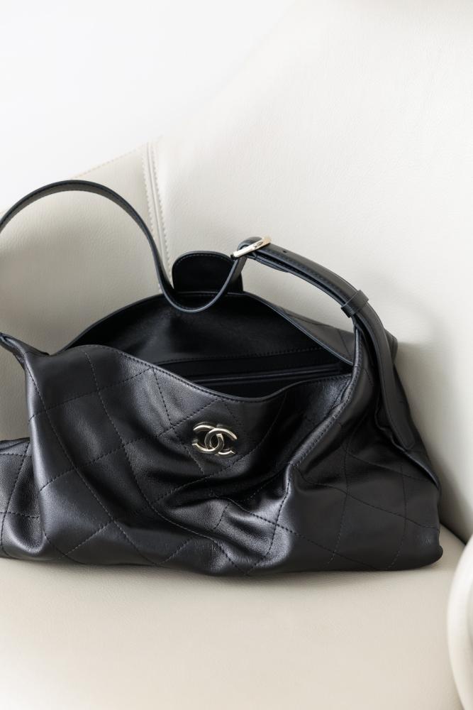 CHANEL MAXI HOBO Bag