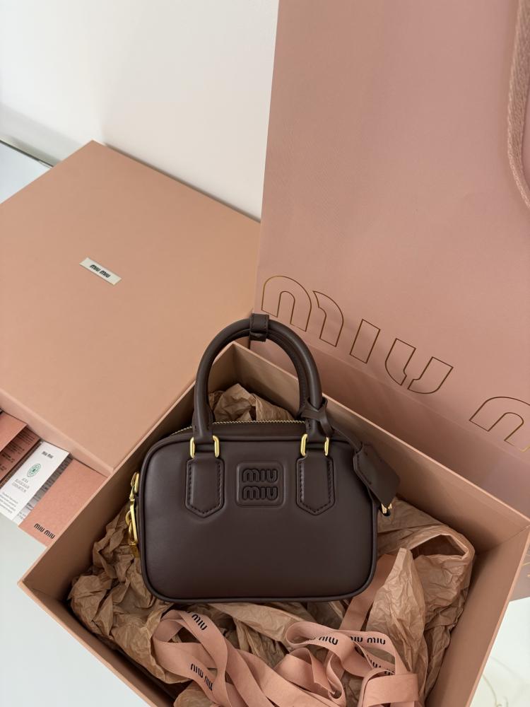 شنطة MIU MIU