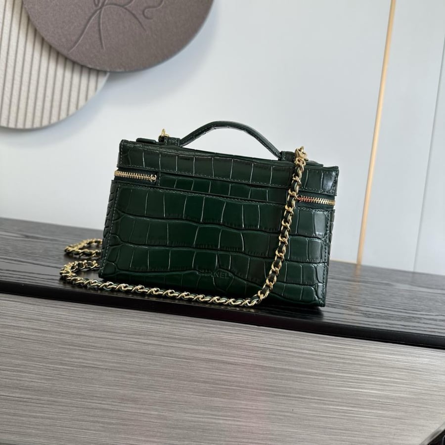 CHANEL Vanity with Chain