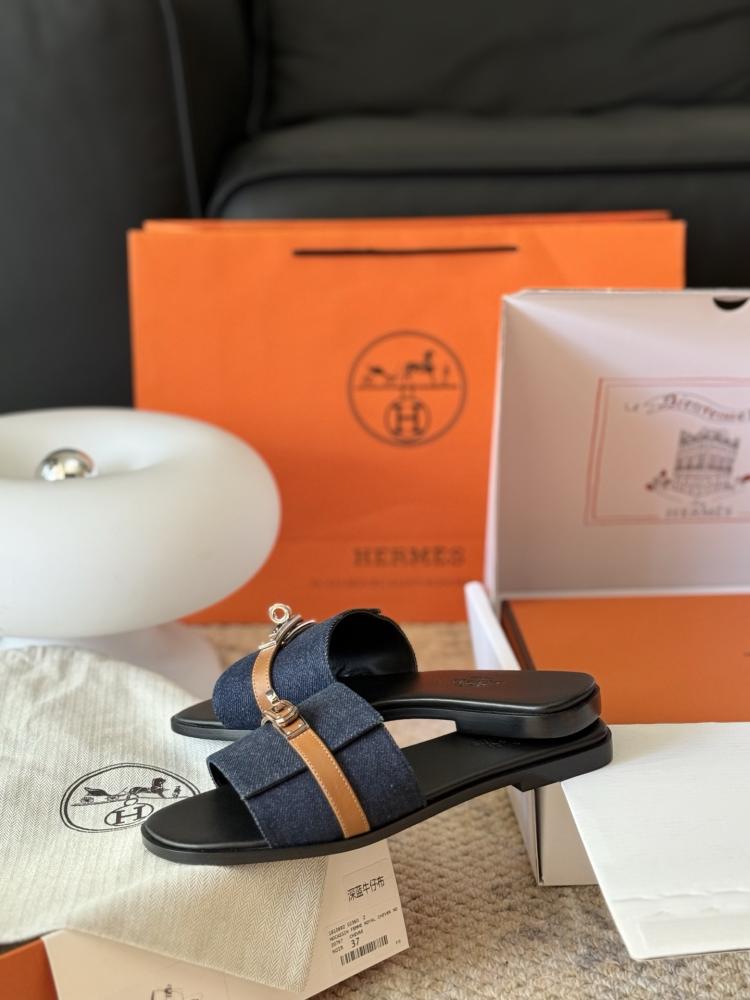 HERMES Giulia Sandal