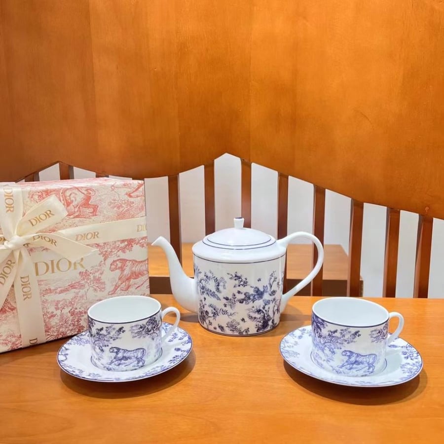 طقم قهوة وشاي فاخر توال دي جوي باللون الأزرق Dior Maison Toile de Jouy