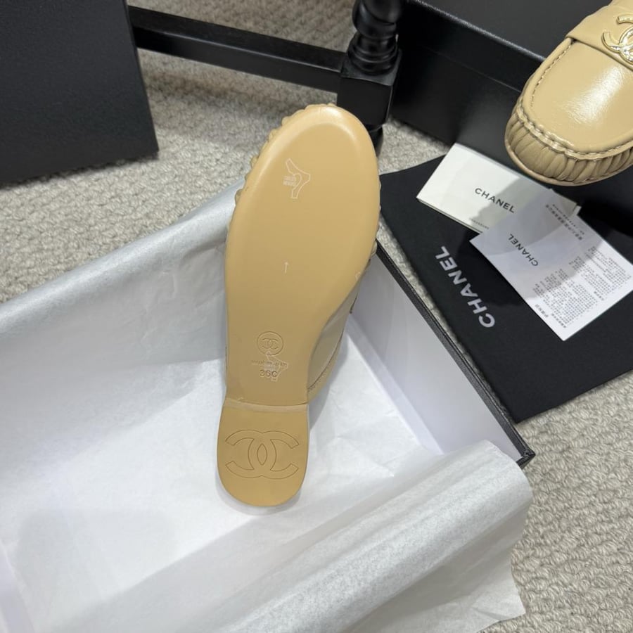 CHANEL Mules