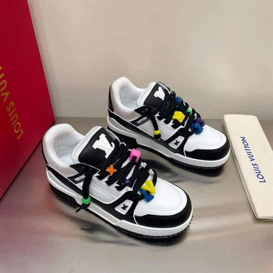 Louis Vuitton Trainer Maxi Low-Top Sneakers in White and Black – LVS116