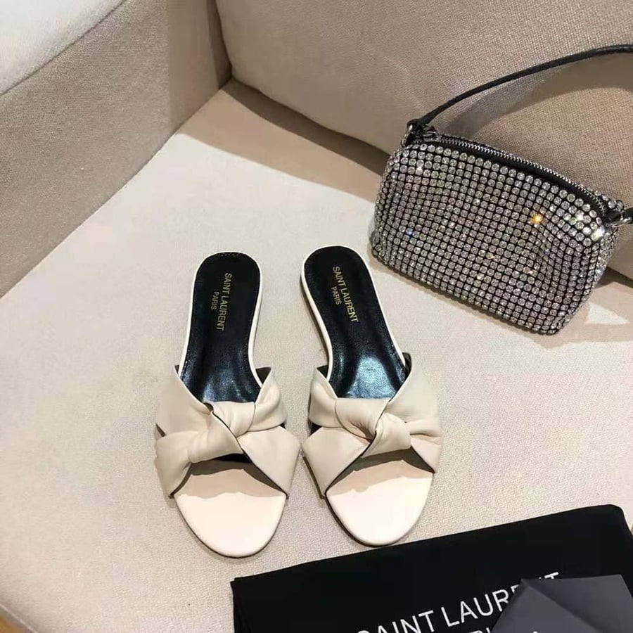 Saint Laurent Bianca Flat Mules in Smooth Leather – White (Woman)