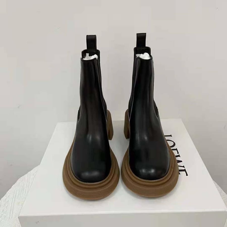 Loewe Chelsea Boot in Calfskin – Black (Woman)