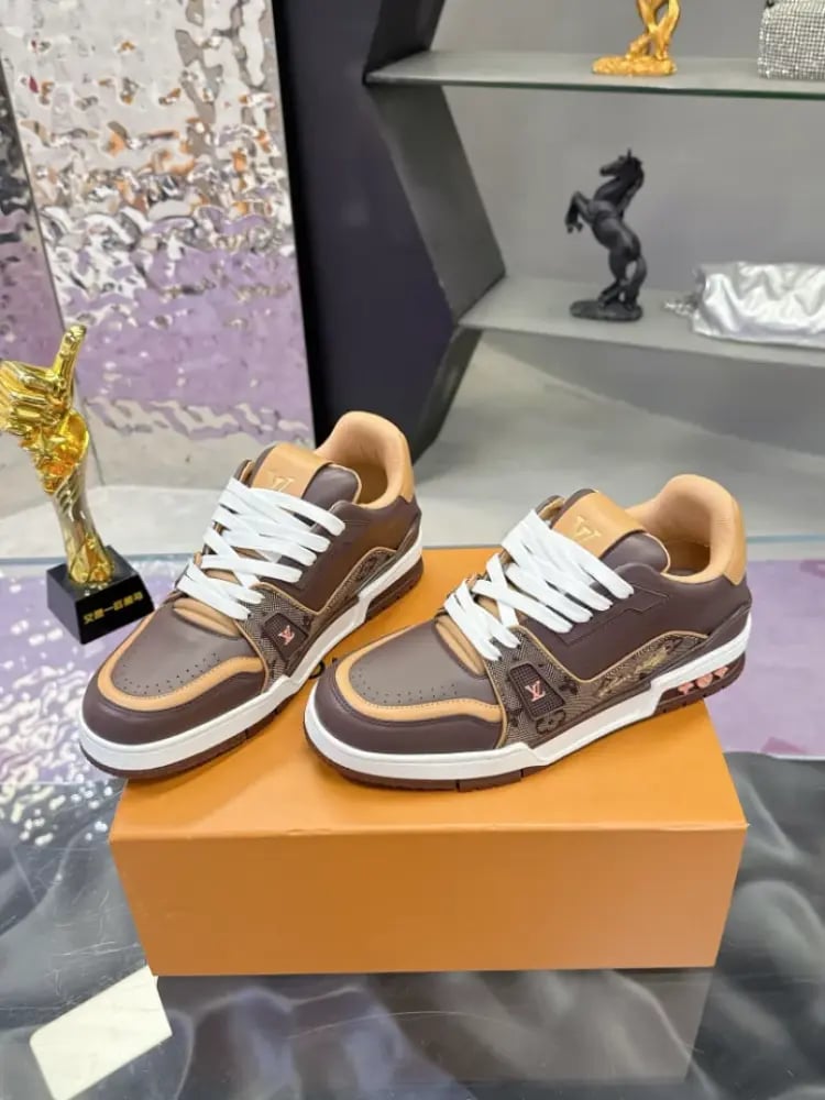 Louis Vuitton Trainer Sneaker – LVS318