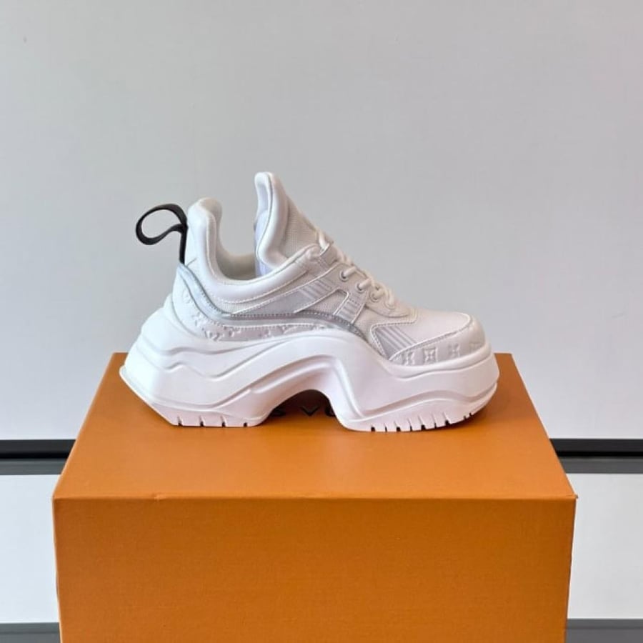 Louis Vuitton Archlight Sneaker – LVS218 (Woman)