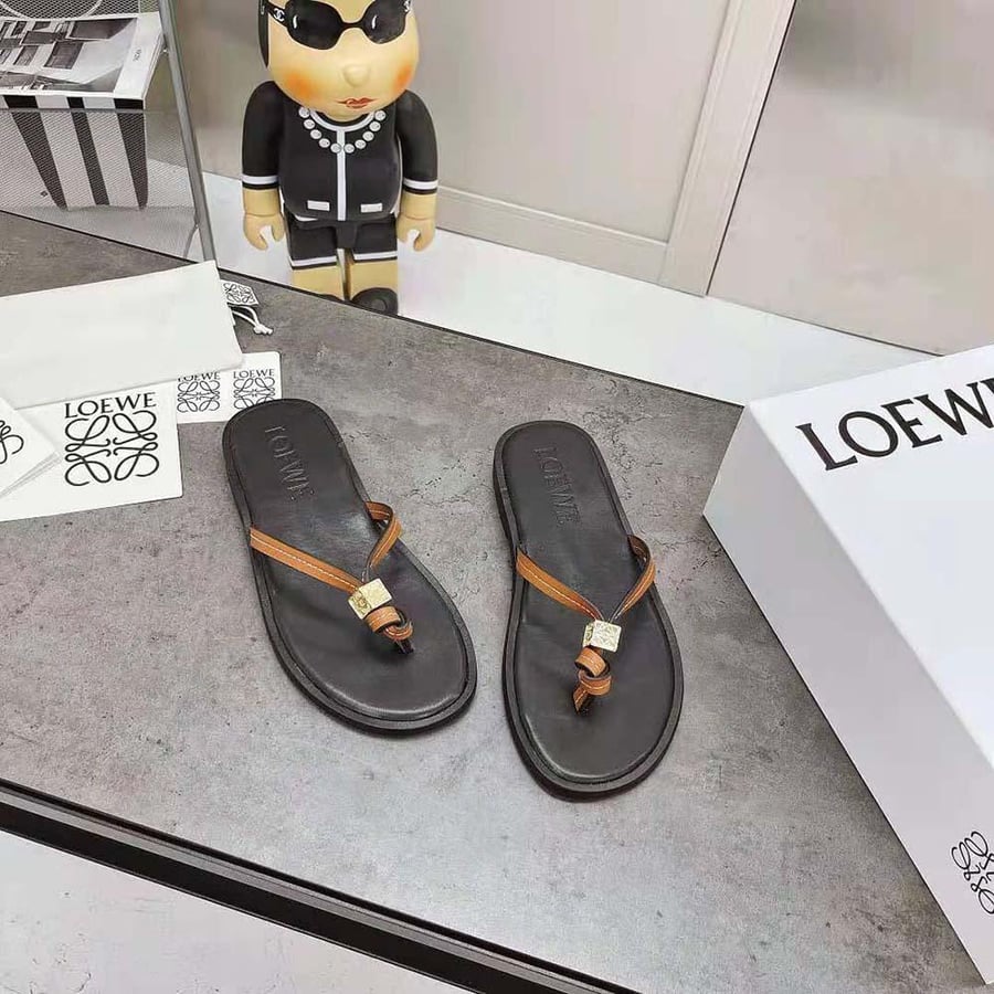 Loewe Dice Flip-Flop in Calfskin – Black (Woman)