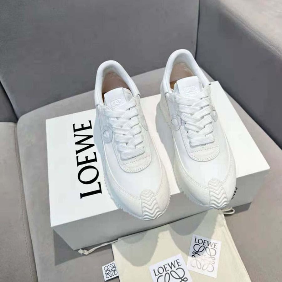 Loewe Flow Runner in Calfskin – White (Unisex)