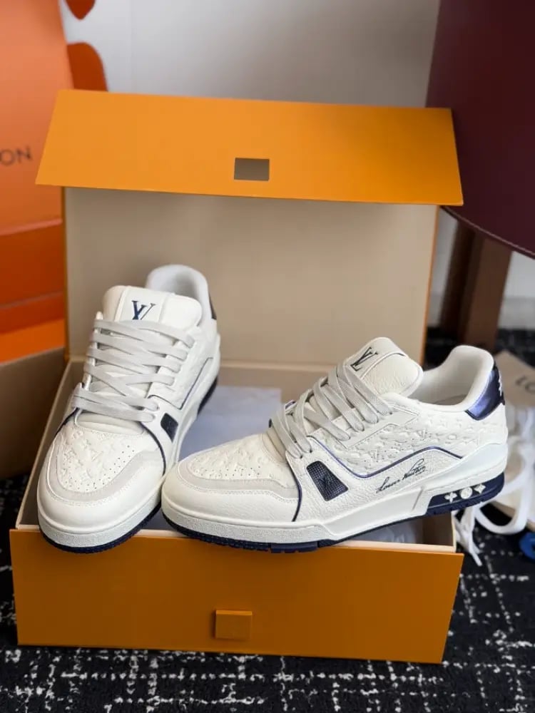 Louis Vuitton Trainer Sneaker – LVS313