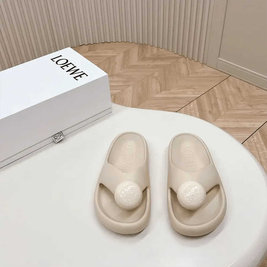 Loewe Foam Pebble Sandal – White L815465XA6 (Woman)