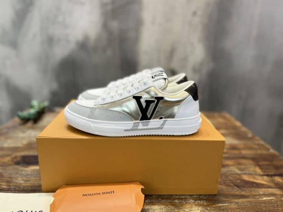 Louis Vuitton Charlie Sneaker – LVS058