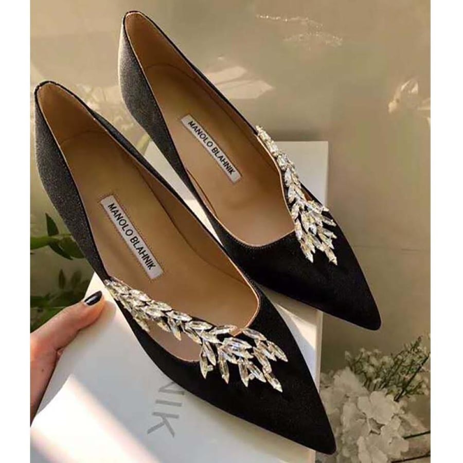 Manolo Blahnik Nadira Satin Jewel Buckle Pumps 90mm Heel – Black (Woman)