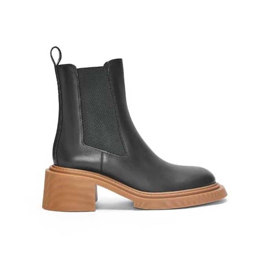 Loewe Chelsea Boot in Calfskin – Black (Woman)