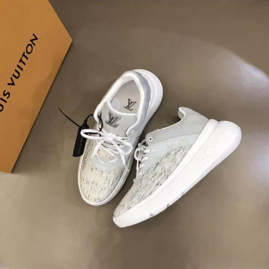 Louis Vuitton Show Up Sneaker – LVS090 (Woman)