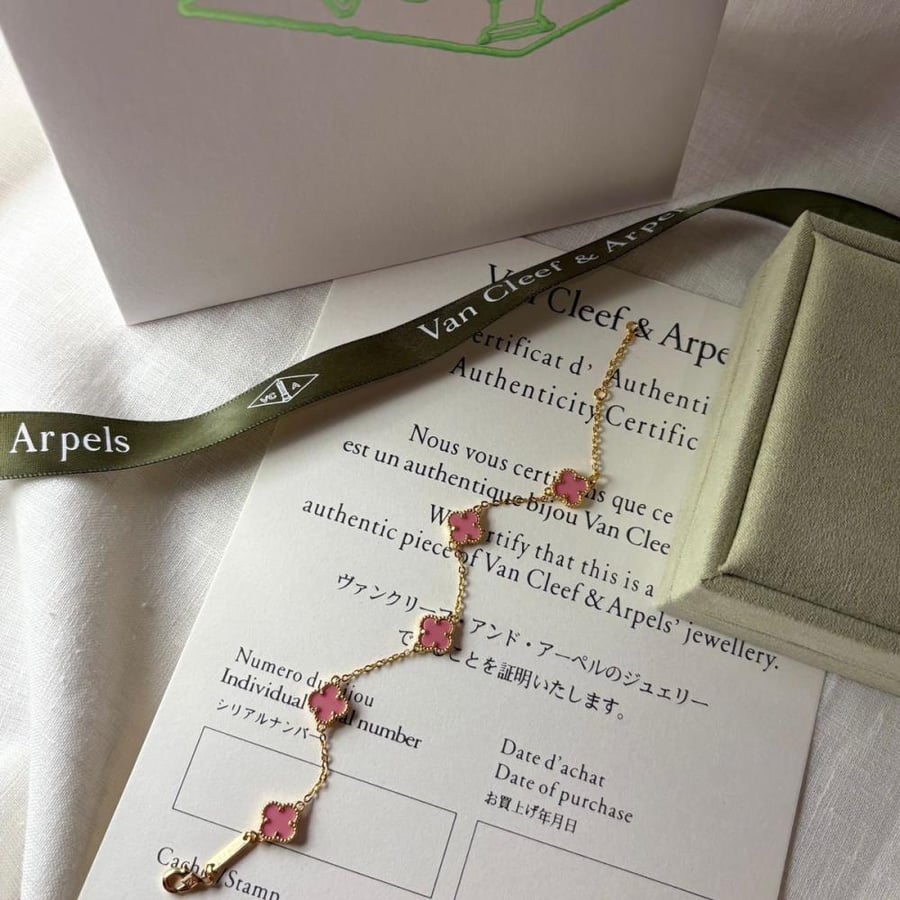 Bracelet inspired by Van Cleef and a small rose