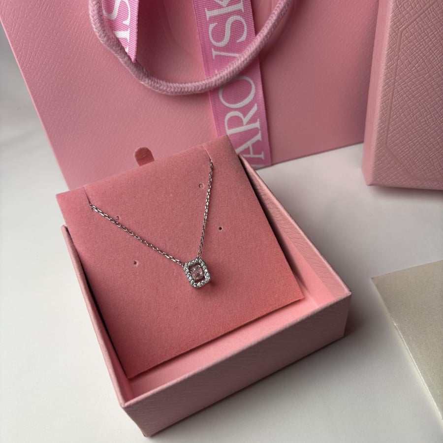 A necklace inspired by Swarovski silver