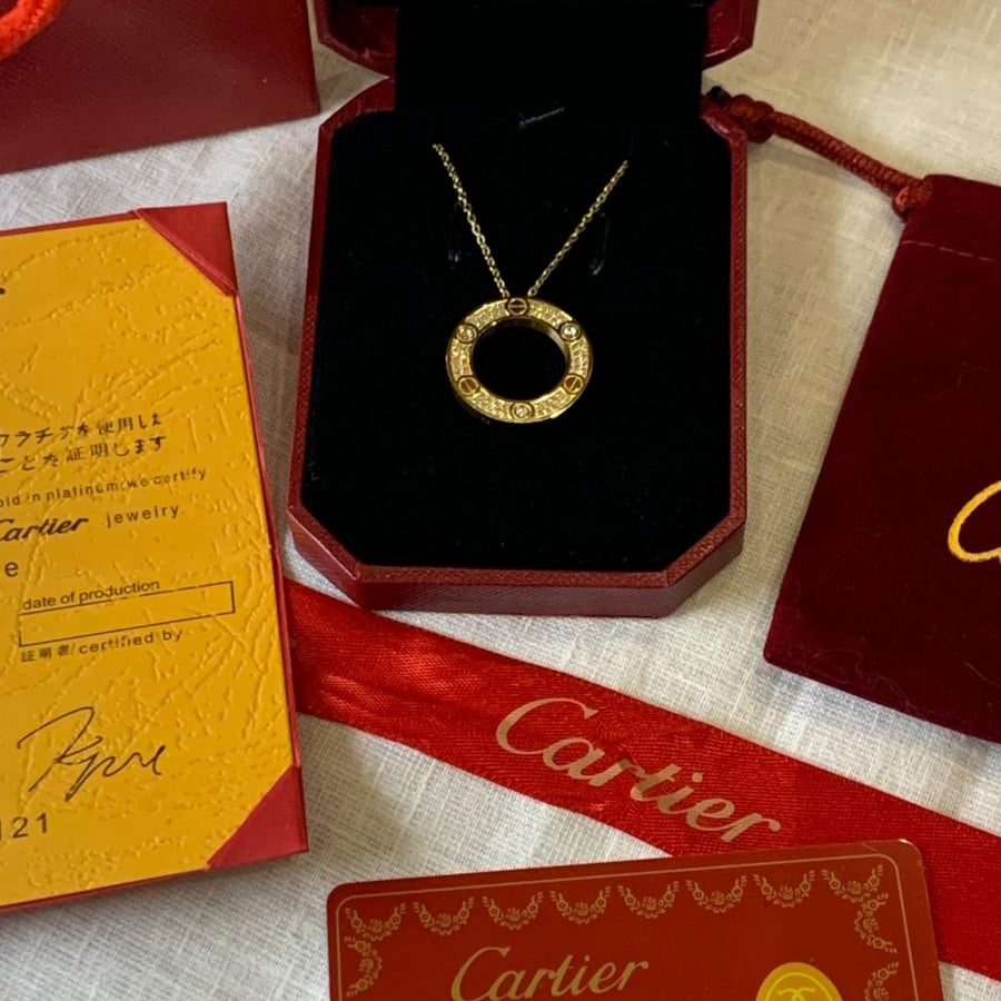 A necklace inspired by Cartier gold