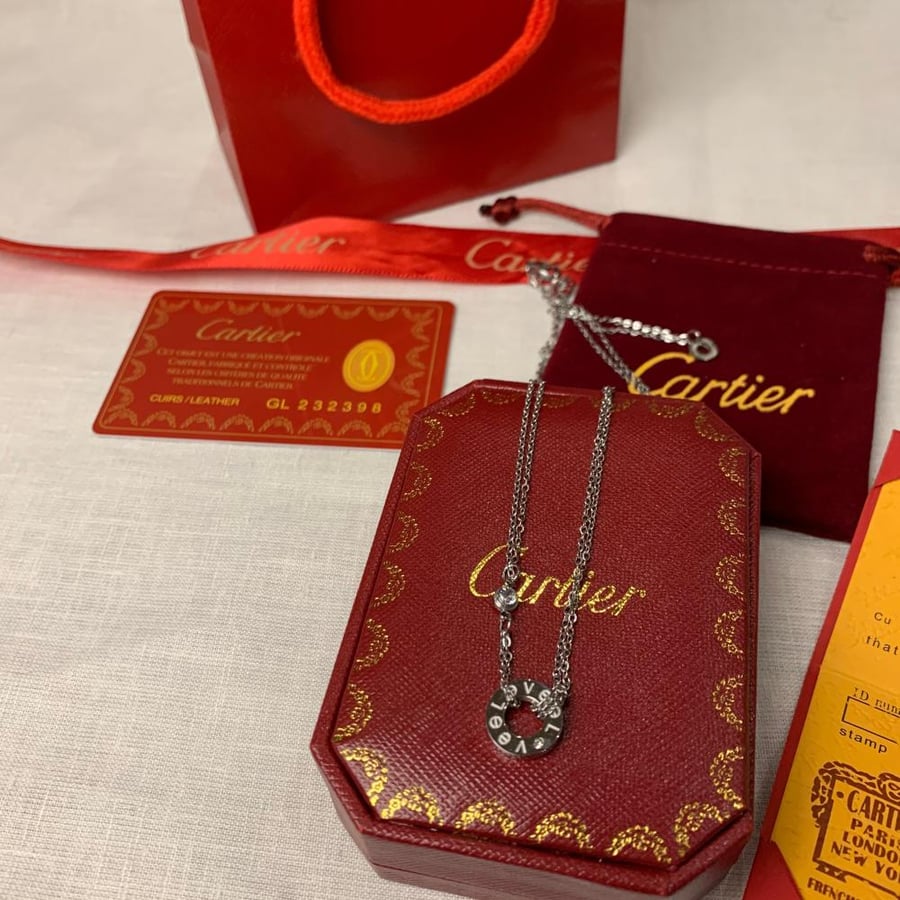 A necklace inspired by Cartier silver