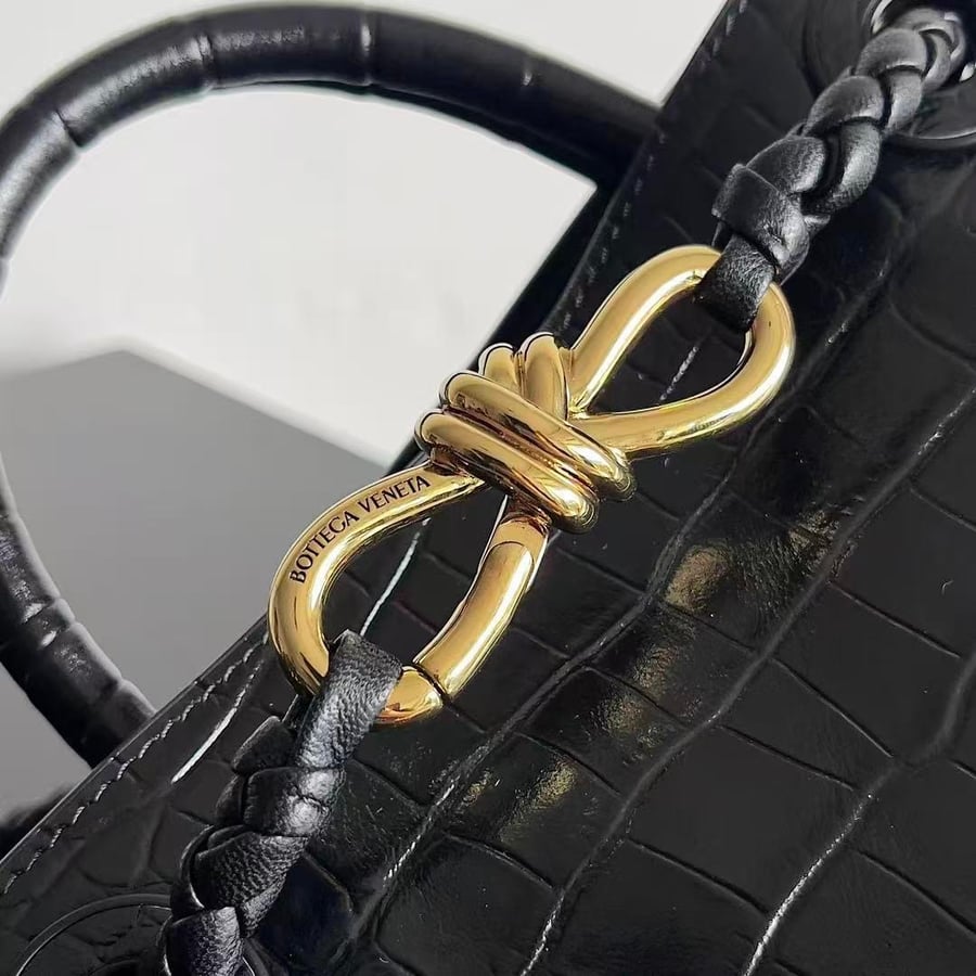 بوتيغا ميني انديامو جلد بقري | Bottega Mini Andiamo
