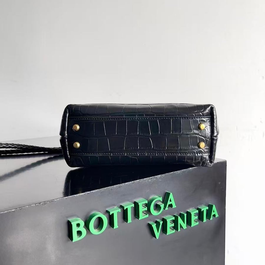 بوتيغا ميني انديامو جلد بقري | Bottega Mini Andiamo