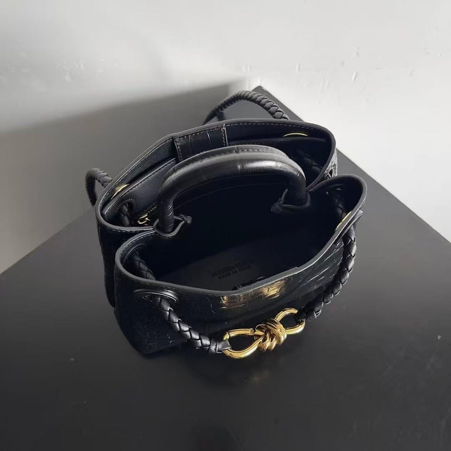 بوتيغا ميني انديامو جلد بقري | Bottega Mini Andiamo