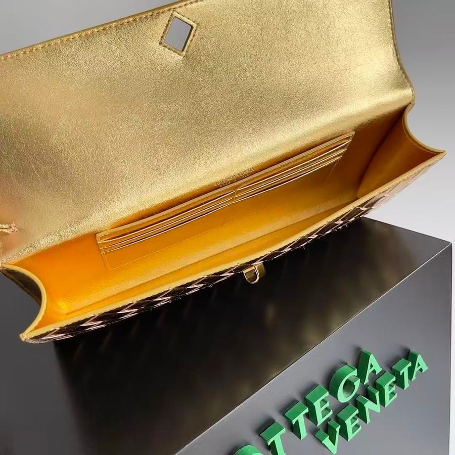 Bottega Veneta Andiamo Clutch Gold