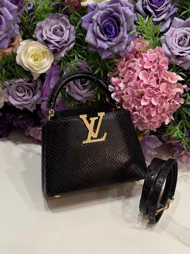 Louis Vuitton Mini Capucines SnakeSkin | لويس فيتون ميني كابوسين جلد ثعبان