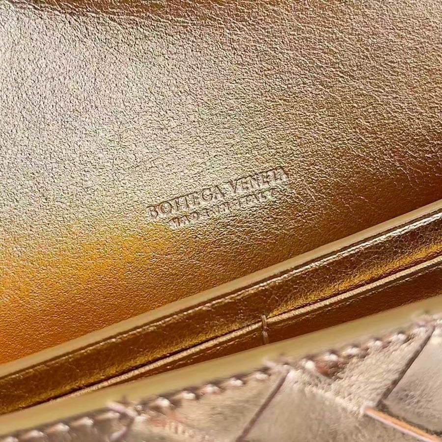 Bottega Veneta Andiamo Clutch Gold